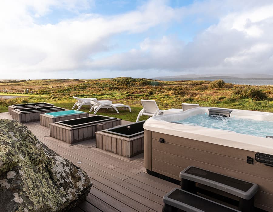 Seaweed Baths & Hot Tub Spa Escape - Cois Trá, Rugged Retreat, Connemara, Ireland